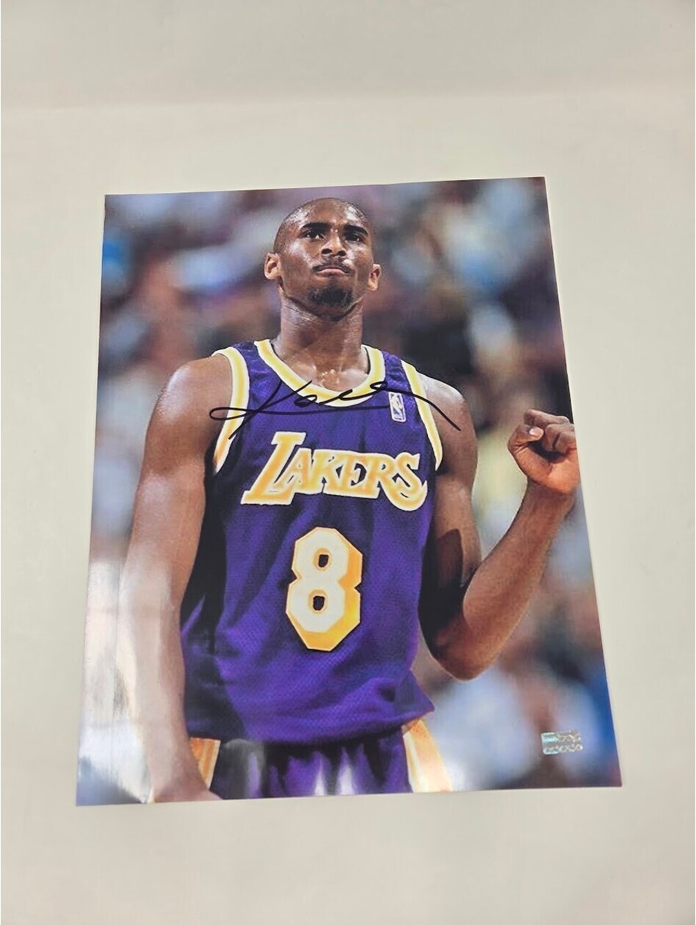 Kobe Bryant Los Angeles Lakers 11x14 Autographed Photo With Hologram No COA